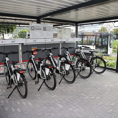 Bild vergrößern: Fahrräder e bike sharing Station